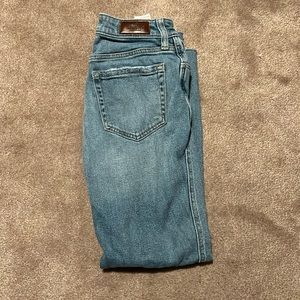 Hollister Ultra High Rise Mom Jean